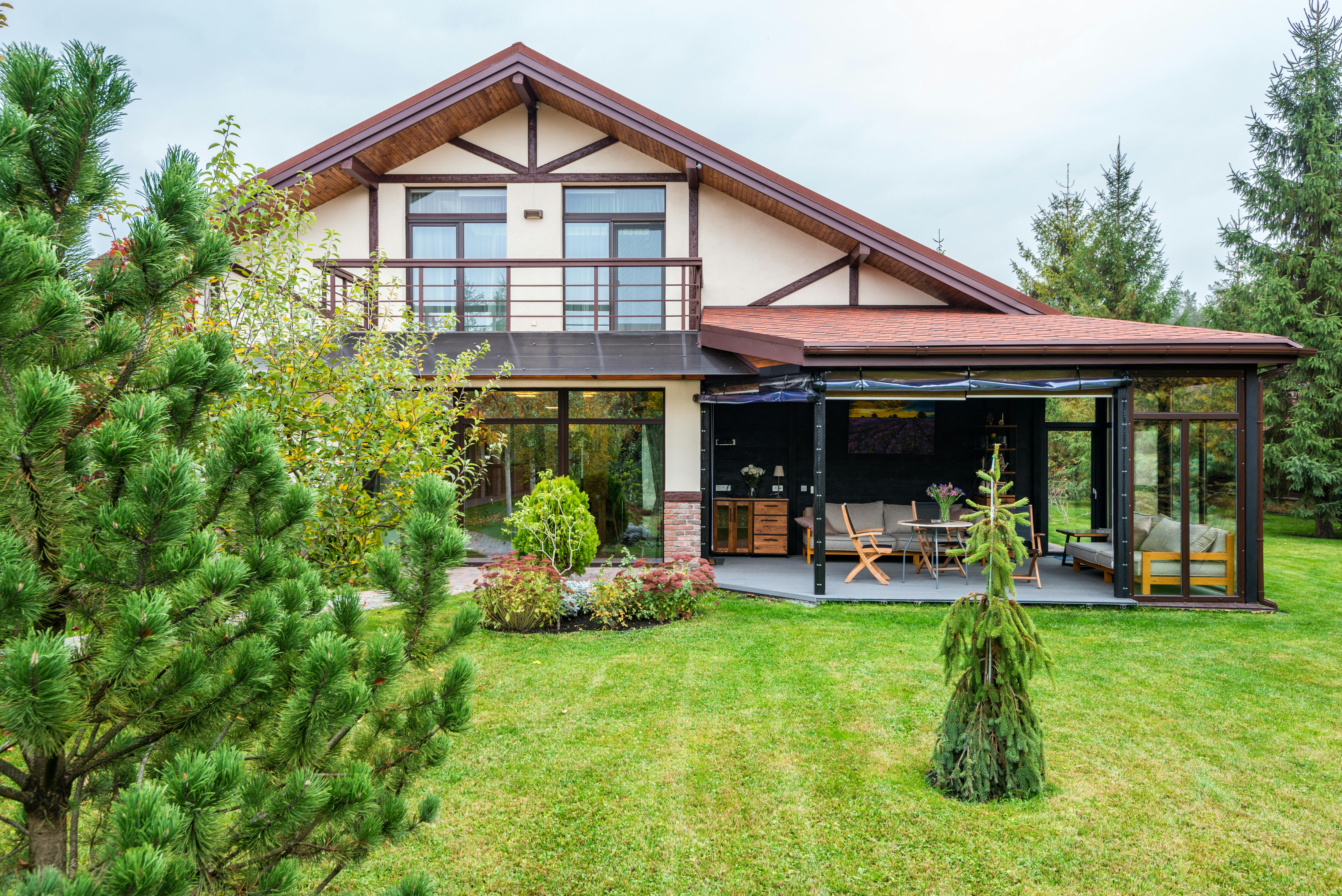 The Benefits of Adding a Custom Deck to Your Maryland Home